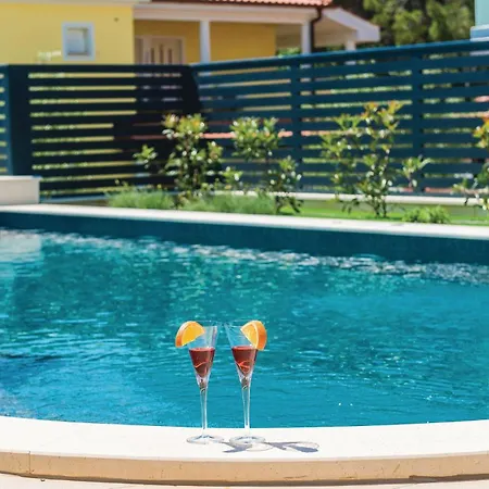 Сasa de vacaciones Amazing In Biograd With Kitchen *