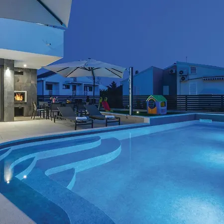 Amazing In Biograd With Kitchen Biograd Na Moru