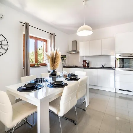 Holiday home Amazing In Biograd With Kitchen *