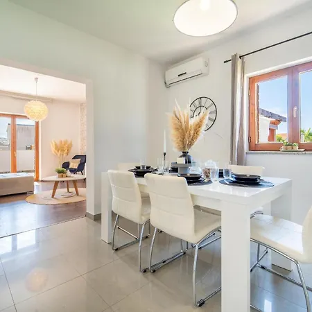 Nyaraló Luxurious In Biograd With Sauna Biograd na Moru