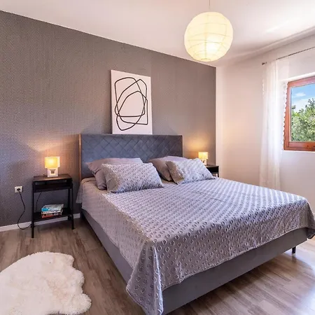 Luxurious In Biograd With Sauna Nyaraló