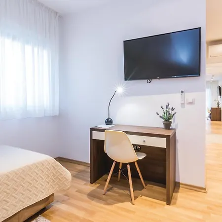 Amazing In Biograd With Kitchen Biograd Na Moru