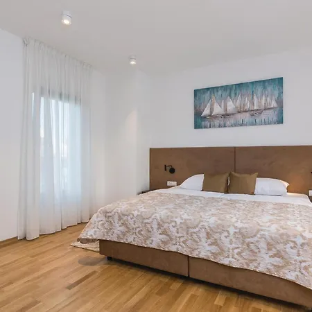 Amazing In Biograd With Kitchen Biograd Na Moru