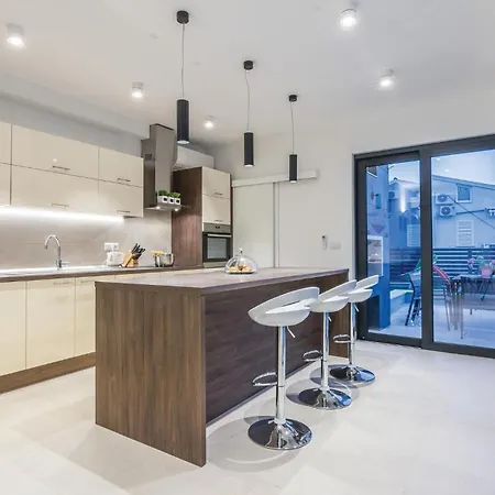 Amazing In Biograd With Kitchen Holiday home *