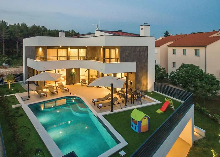 Amazing In Biograd With Kitchen 비오그라드나모루