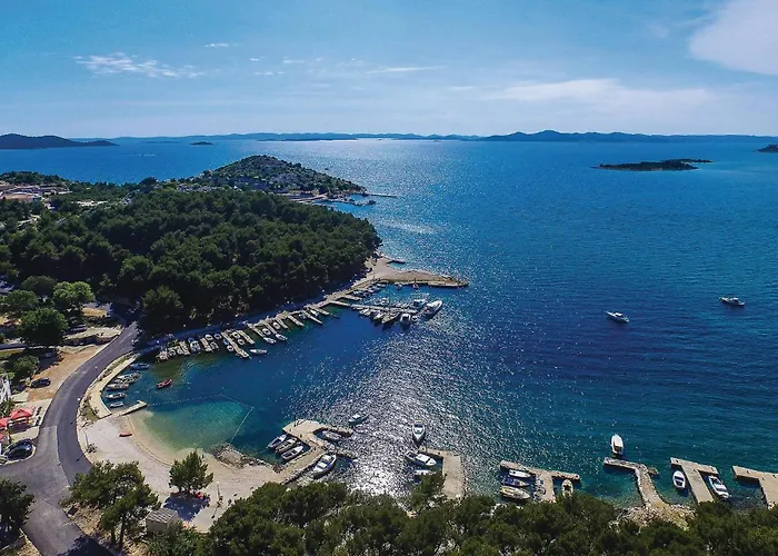 펜션 Amazing In Biograd With Kitchen *