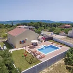 Σπίτι διακοπών Luxurious In Biograd With Sauna
