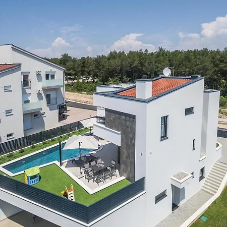 Luxurious In Biograd With Sauna