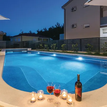 Vakantiehuis Luxurious In Biograd With Sauna Biograd Na Moru