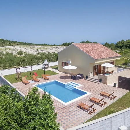 Amazing In Biograd With Kitchen Biograd Na Moru