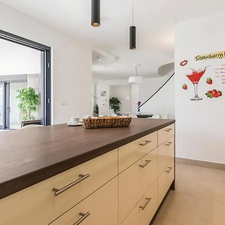 Vakantiehuis Luxurious In Biograd With Sauna Biograd Na Moru