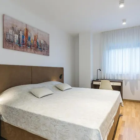 Amazing In Biograd With Kitchen 別荘 *