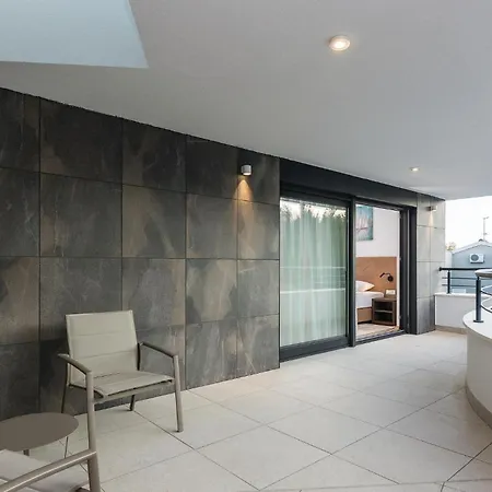 Amazing In Biograd With Kitchen * Biograd Na Moru