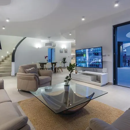Vakantiehuis Luxurious In Biograd With Sauna Biograd Na Moru
