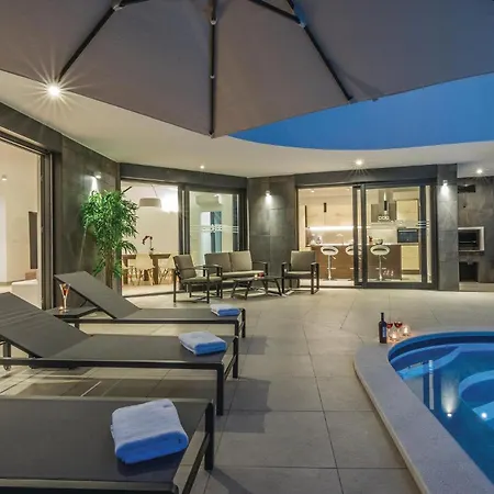 Luxurious In Biograd With Sauna Vakantiehuis Biograd Na Moru