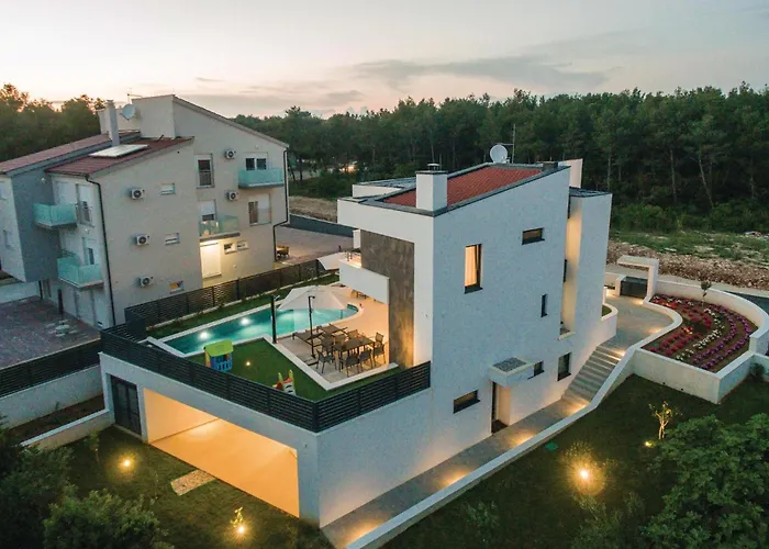 別荘 Amazing In Biograd With Kitchen ビオグラード・ナ・モル