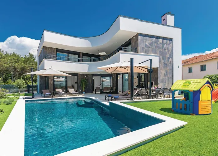 Vakantiehuis Amazing In Biograd With Kitchen
