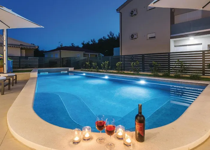 別荘 Amazing In Biograd With Kitchen ビオグラード・ナ・モル