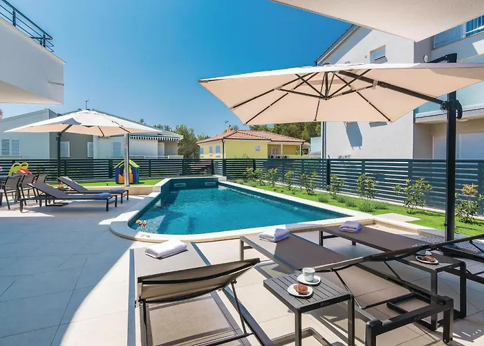 Amazing In Biograd With Kitchen Biograd Na Moru