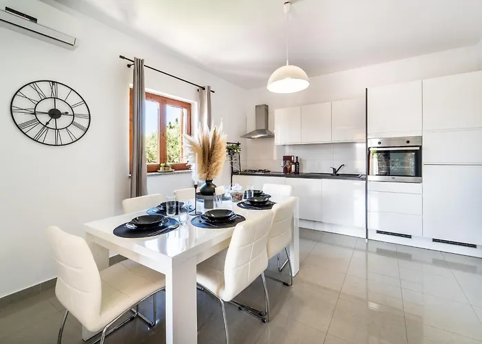 別荘 Amazing In Biograd With Kitchen *