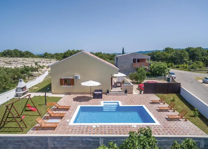 別荘 Amazing In Biograd With Kitchen *