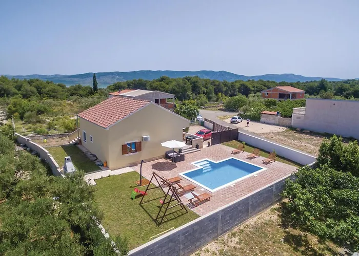 Vakantiehuis Amazing In Biograd With Kitchen