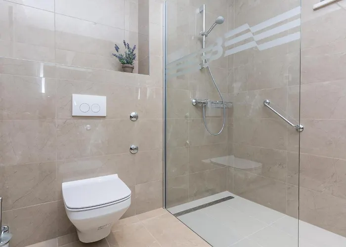 Amazing In Biograd With Kitchen * ビオグラード・ナ・モル