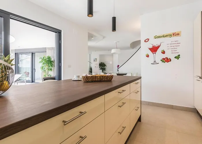 別荘 Amazing In Biograd With Kitchen ビオグラード・ナ・モル