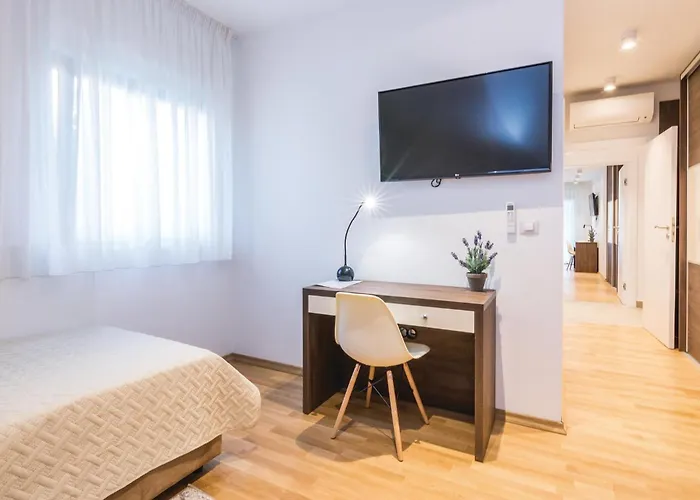 Amazing In Biograd With Kitchen Biograd Na Moru
