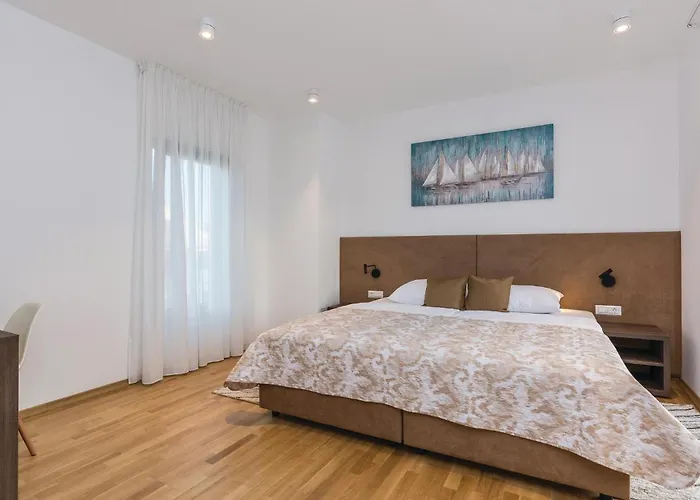 Amazing In Biograd With Kitchen Biograd Na Moru