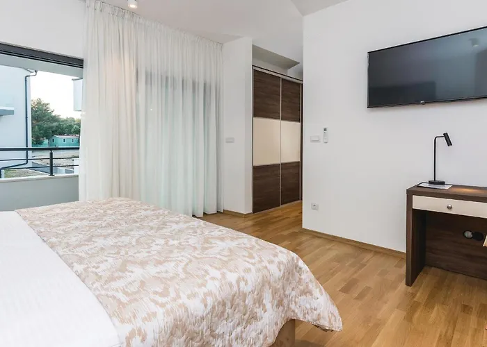 Amazing In Biograd With Kitchen Vakantiehuis Biograd Na Moru