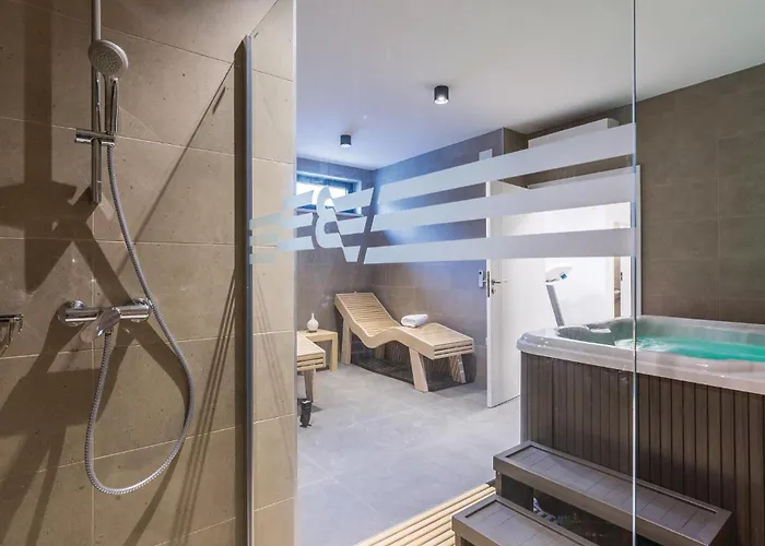 Amazing In Biograd With Kitchen Vakantiehuis