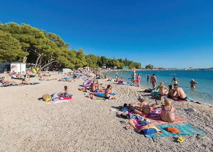 Amazing In Biograd With Kitchen Vakantiehuis