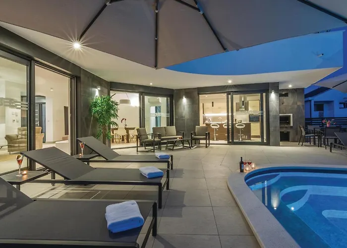 Amazing In Biograd With Kitchen Vakantiehuis Biograd Na Moru